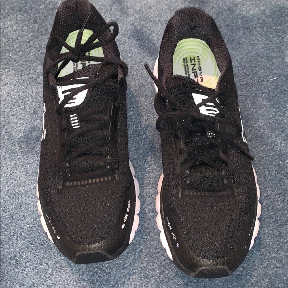 Under Armour HOVR sneakers